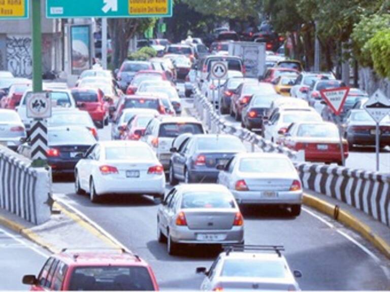 Caos vial por cierre de Paseo de la Reforma