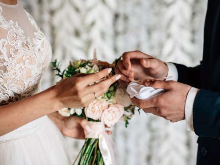 Los matrimonios en México aumentaron 1% durante 2025, al registrarse 491 mil 640 uniones, informó el INEGI.