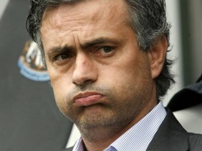 Mourinho bajo investigación por agredir aficionado