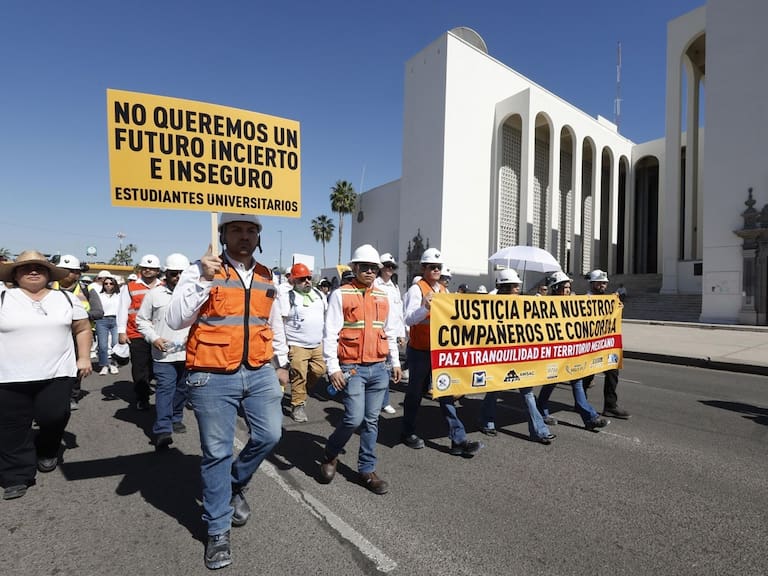 Mineros de varios estados de la República se unieron en reclamo de justicia para sus compañeros desaparecidos en Sinaloa, exigen justicia. FOTO: MARGARITA GARCÍA/CUARTOSCURO.COM