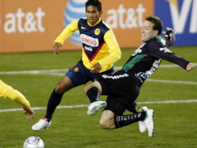 Golea América 3-0 a San Luis en el Azteca