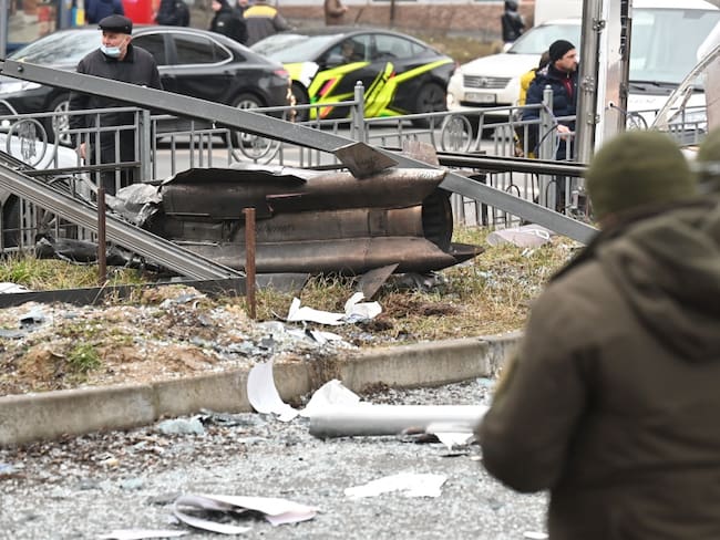Ucrania bajo ataque; el presidente Zelensky declara ley marcial