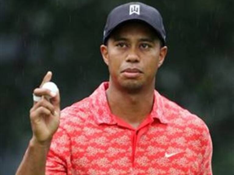Tiger Woods pide perdón por ser infiel