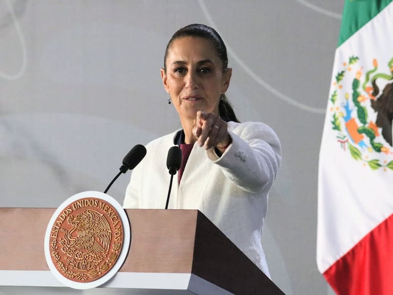 A unas semanas que la presidenta Claudia Sheinbaum rinda su Segundo Informe de Gobierno, convocó a su gabinete legal y ampliado a Palacio Nacional.