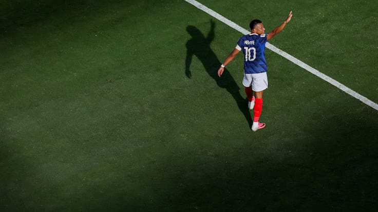 Francia vence a Suecia 3-0 con doblete de Mbappé y logra su pase a octavos de final
