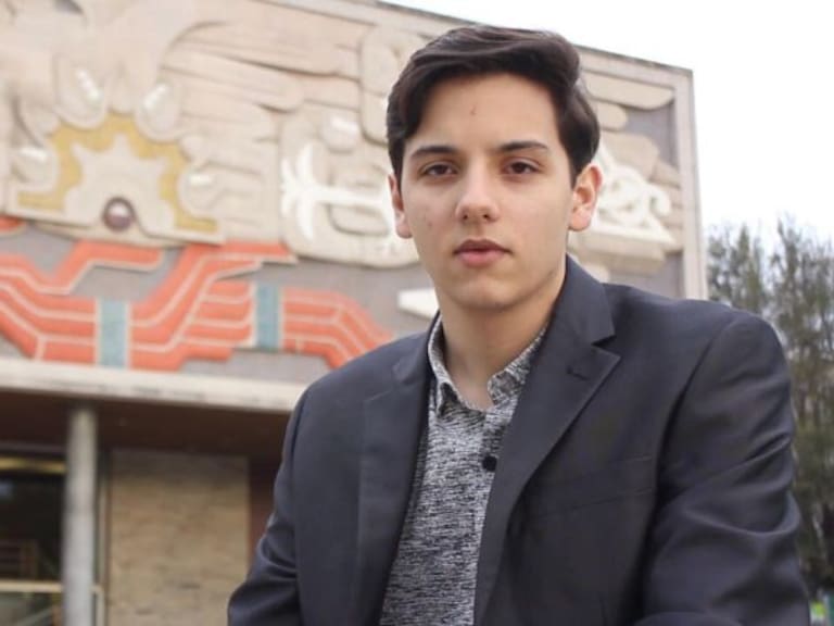 Joven mexicano gana premio por inventar sostén que ayudará a detectar cáncer de seno