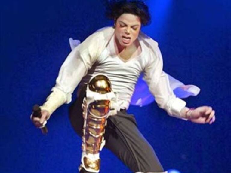 Pospone Michael Jackson conciertos en Londres