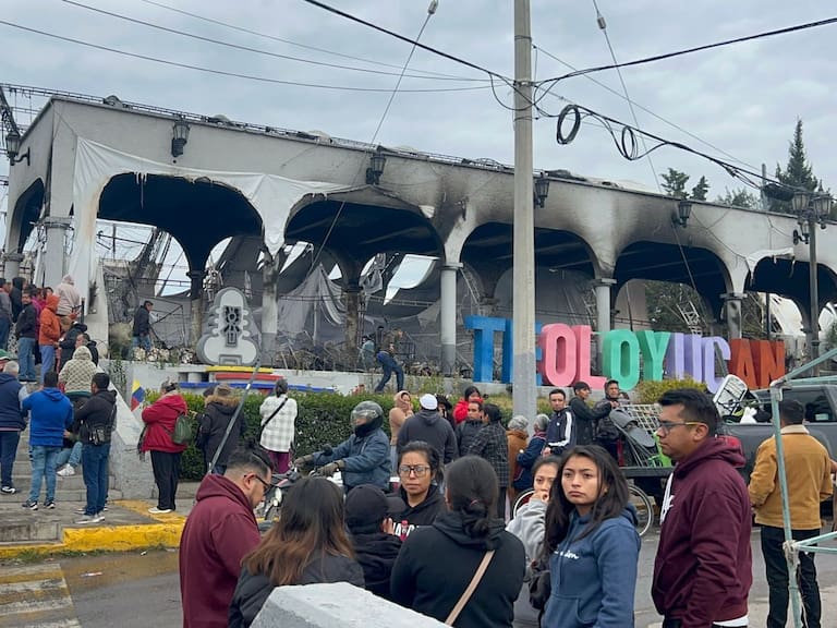 Se incendia mercado en Teoloyucan, bomberos no contaban con agua.