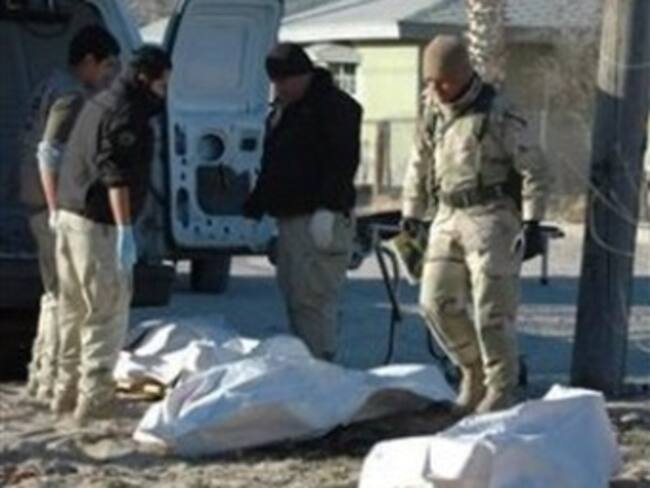 Asesinan a dos hombres en juego de béisbol infantil