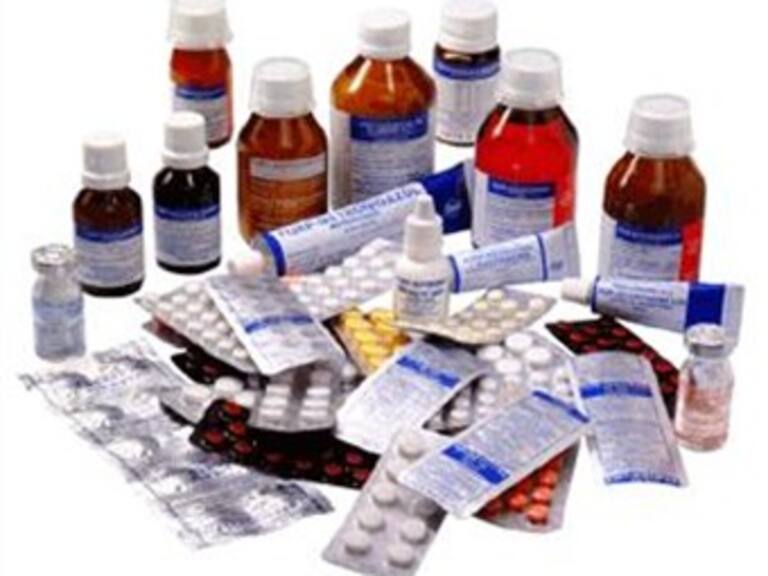 Medicamentos robados del sector salud, a la venta en el tianguis de San Felipe