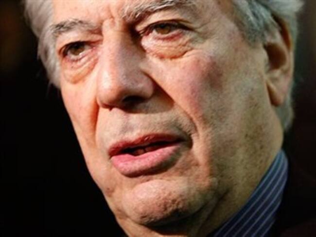 Abuchean a Vargas Llosa en inauguración de Museo de la Memoria en Chile