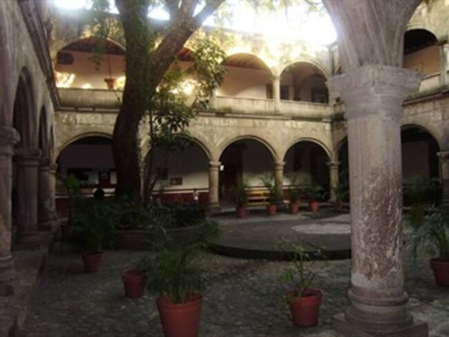 Consignan a dos por homicidio de anciana en iglesia