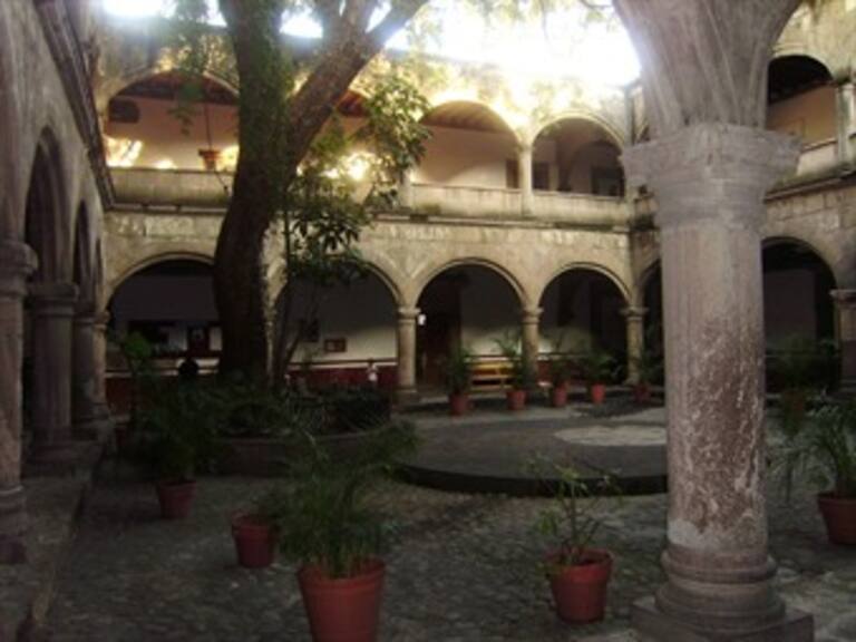 Consignan a dos por homicidio de anciana en iglesia