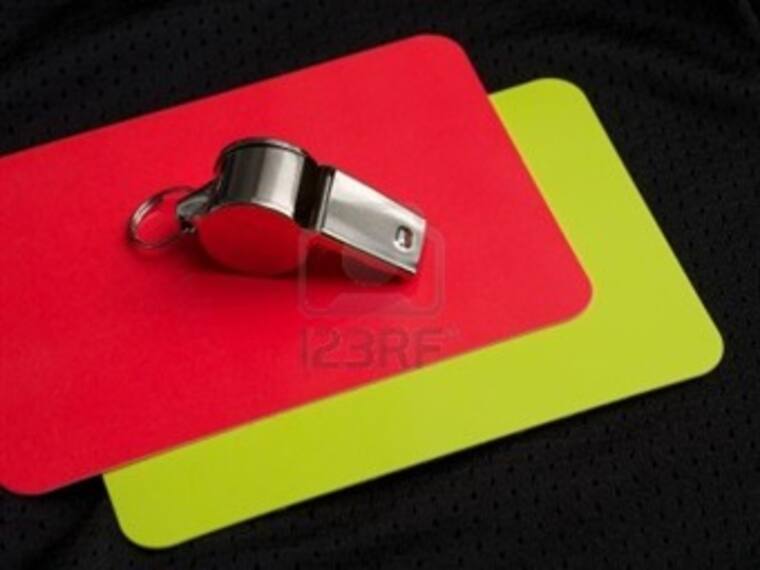 ¿Sabes desde qué año emplean los árbitros las tarjetas en los partidos? 'El Che' Ventura te lo cuenta