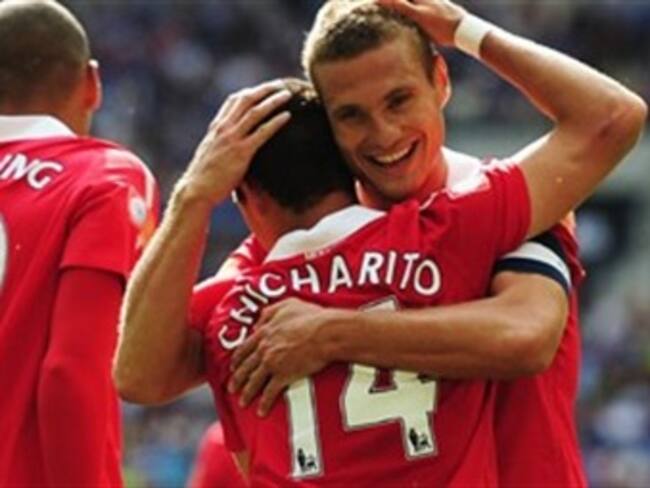 Aconseja Owen a 'Chicharito' Hernández seguir 'trabajando duro'