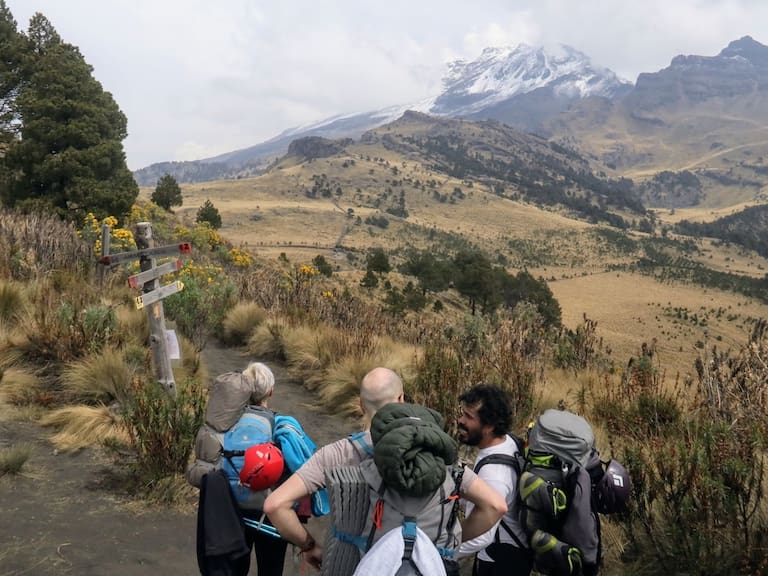 La presidenta Claudia Sheinbaum propuso cambiar el nombre de “Paso de Cortés” por “Paso de los Pueblos Indígenas” en Puebla, entre los volcanes Popocatépetl e Iztaccíhuatl