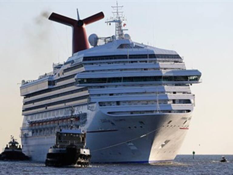 Llega crucero averiado a Alabama