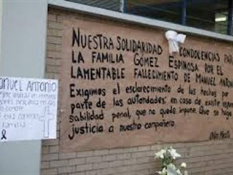 Jóvenes encapuchados cierran la Prepa 6