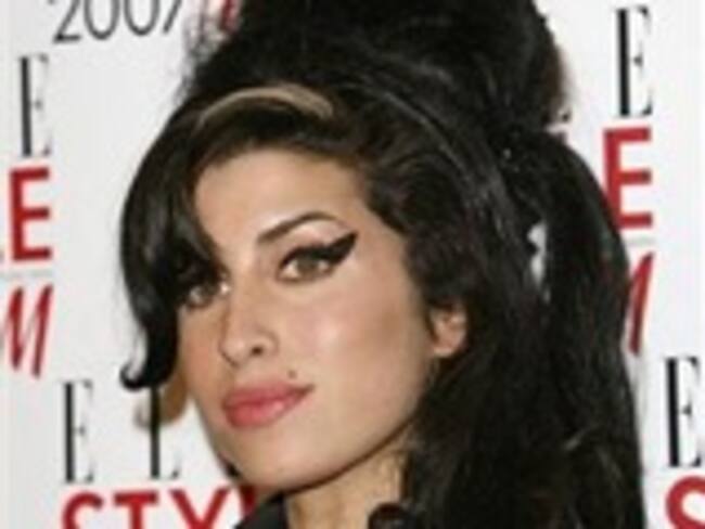 Retira Winehouse apelación por drogas en Noruega