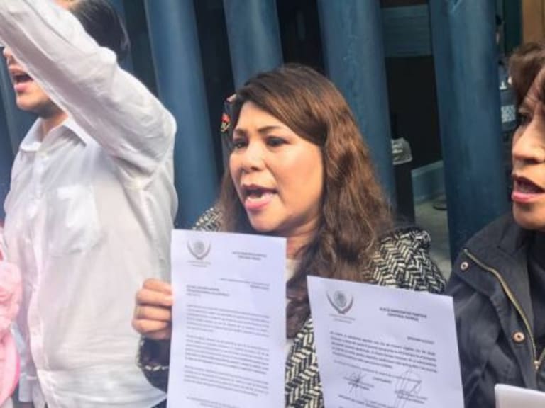 Delfina Gómez acude a PGR para exigir investiguen feminicidios en Edomex y CDMX