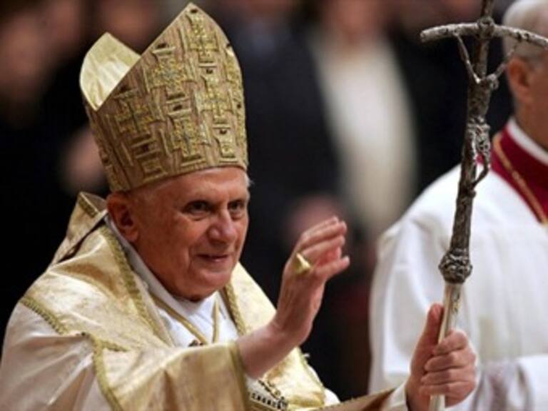Felicita Papa al mundo por Año Nuevo a través de Twitter
