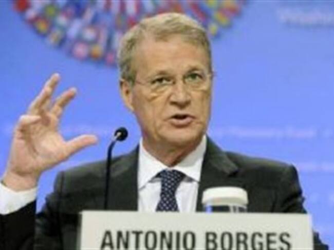 Alerta FMI sobre riesgo de recesión global en 2012