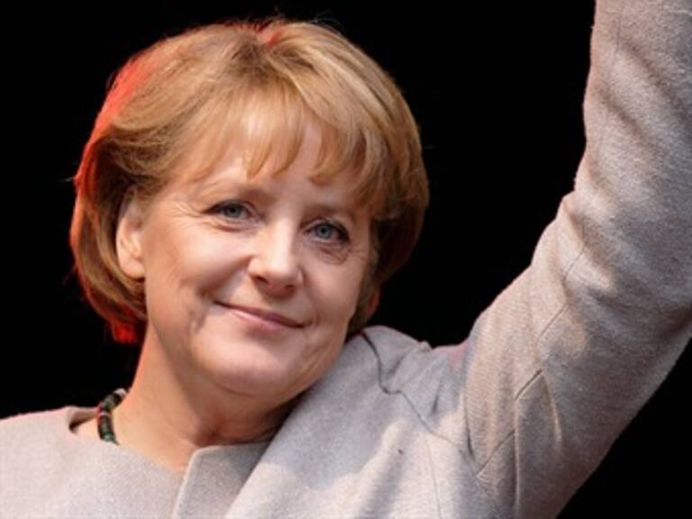 Buscará Merkel en Grecia restaurar el clima de confianza en Europa