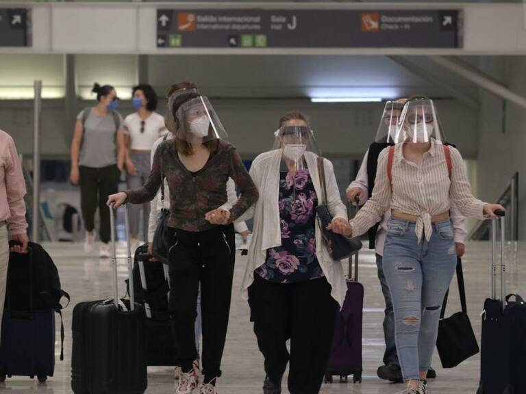 SSa emite alerta de viajes internacionales por alto riesgo de contagio