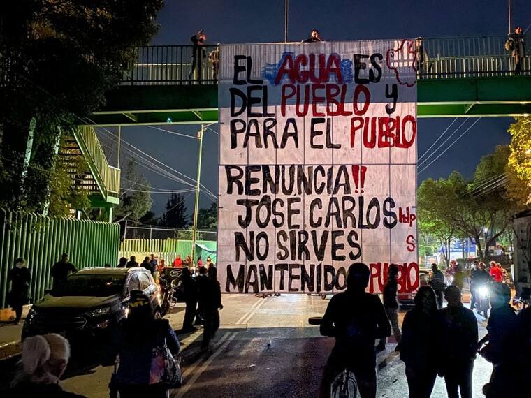 Sheinbaum ordena cese de policías tras enfrentamiento con habitantes de Xochimilco.