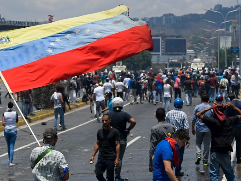 Juan Guaidó lidera levantamiento militar en Venezuela
