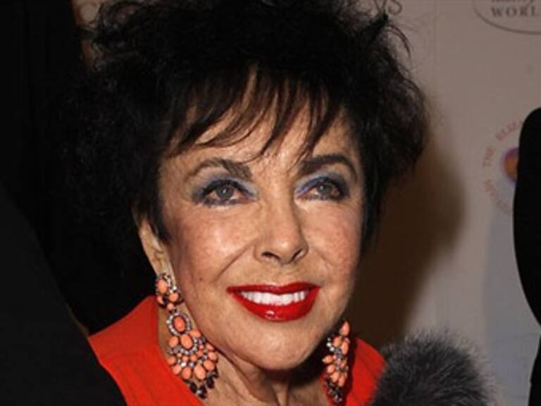 Actriz Elizabeth Taylor mejora tras susto por problema cardiaco