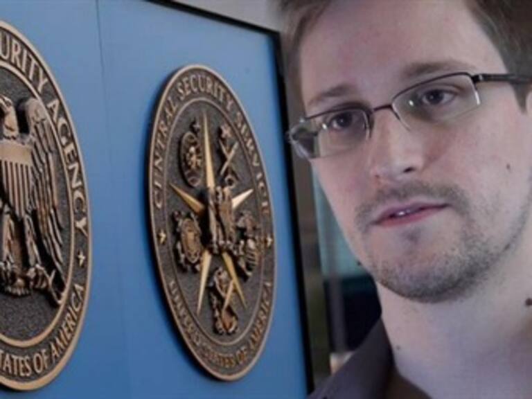 Tiene Snowden libertad de viajar y trabajar en Rusia