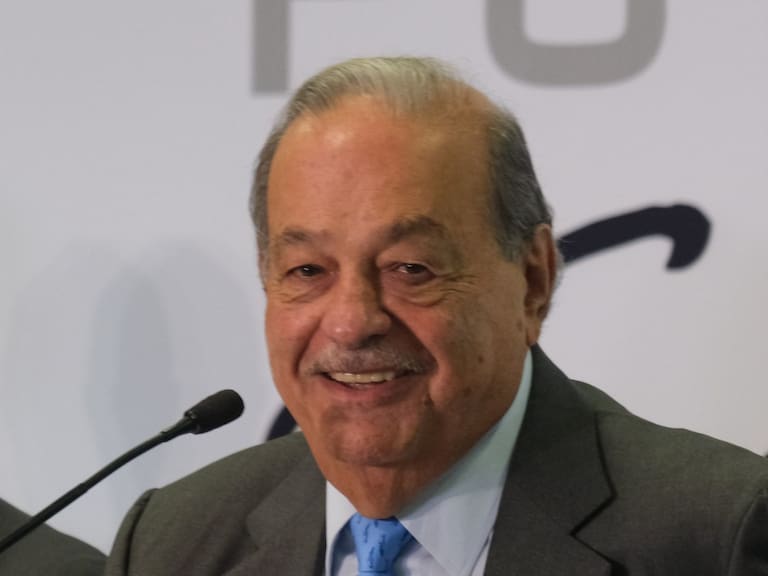 Carlos Slim evoluciona favorablemente tras dar positivo a COVID-19