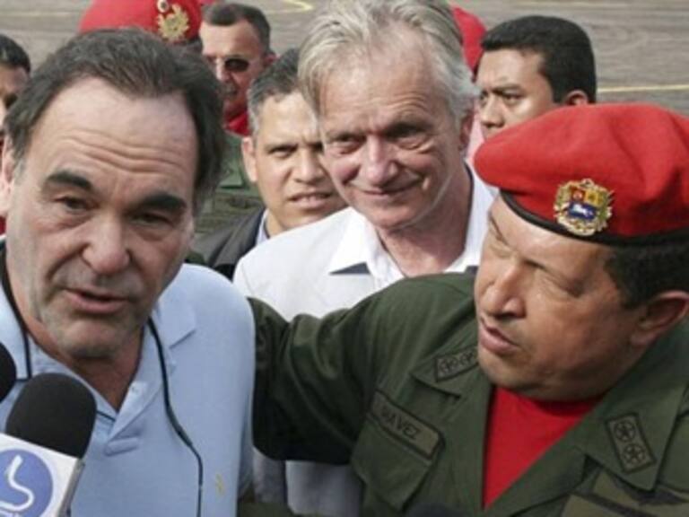 Presenta Stone documental de Chávez en EU