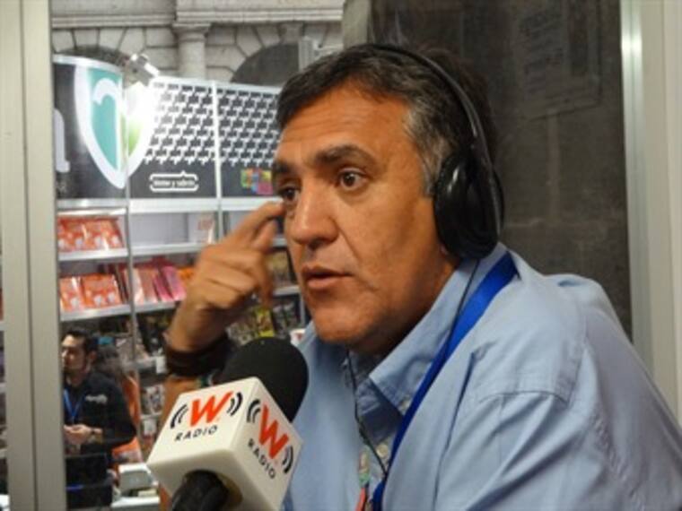 Trino presenta su libro “Viva la familia…pero bien lejos”