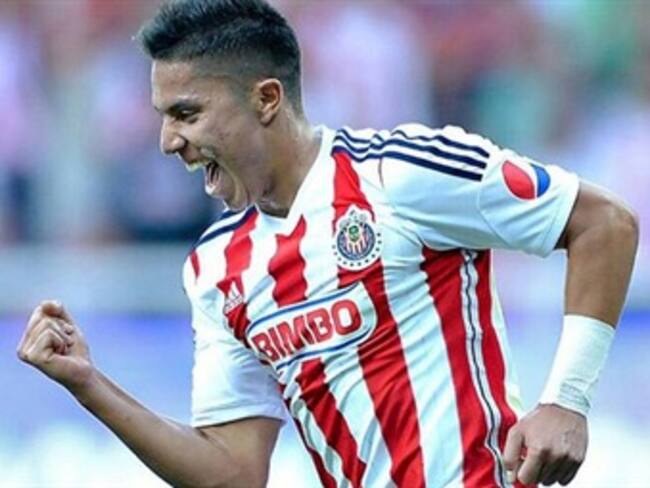 Carlos Salcedo; orgulloso de haber llegado a Chivas