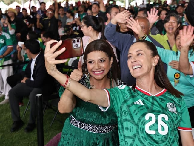 Sheinbaum y Brugada siguen el Mundial 2026 en el Deportivo Los Galeana