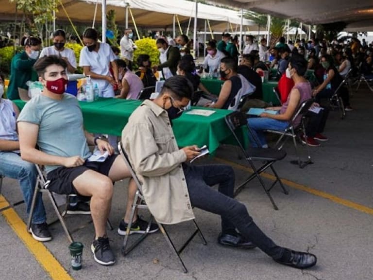 Suman 274 mil 139 muertes en México por COVID-19