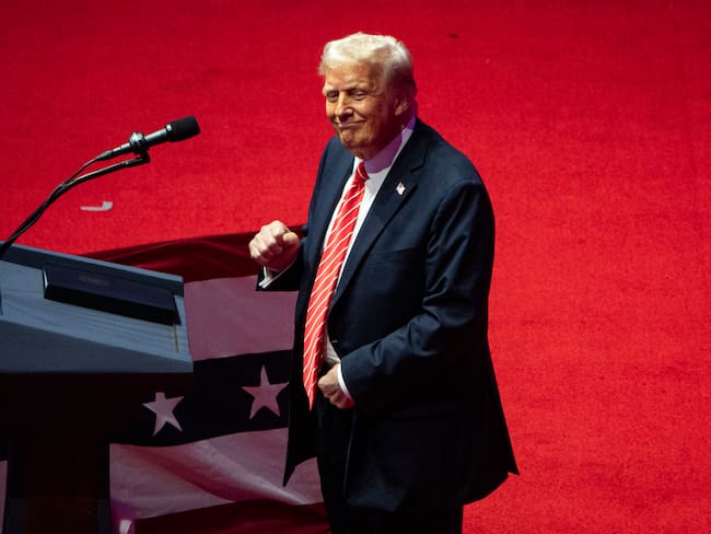 ¡Van porque van! Trump confirma que aranceles a México y Canadá inician mañana