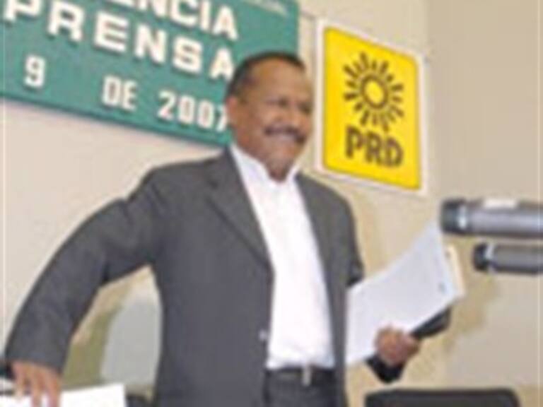 Califican como un 'sabadazo' decreto para liquidar LyFC