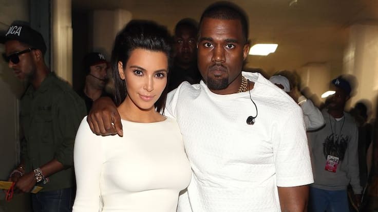 Kanye West se luce con regalo para Kim Kardashian
