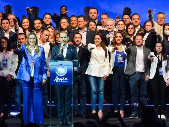 Refrenda Marko Cortés la defensa del INE ante más de dos mil panistas