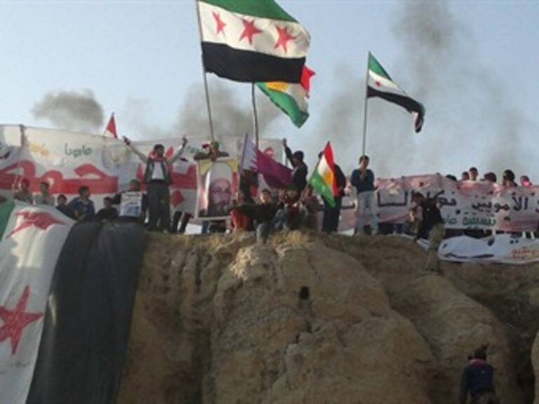 Libera Siria a 552 detenidos, piden se retire misión árabe