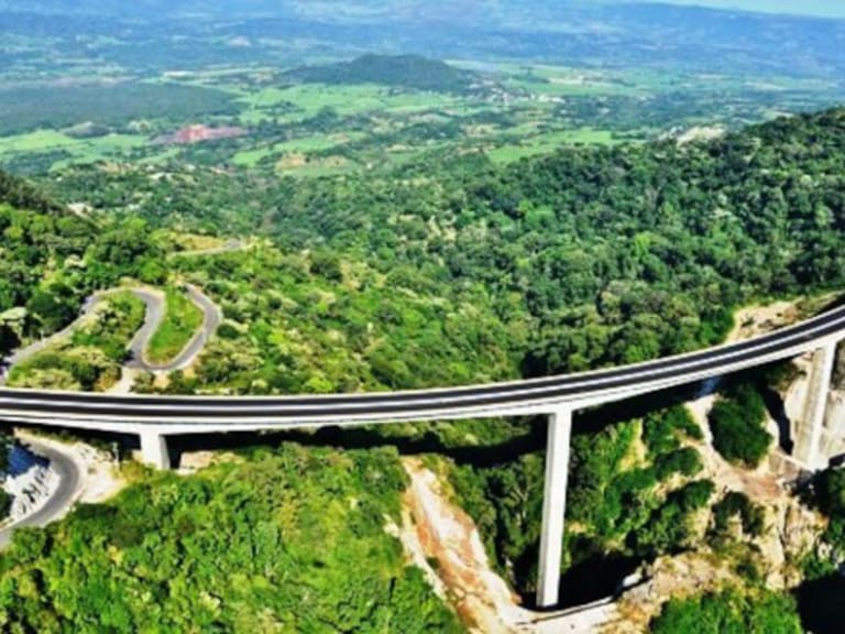 Nueva carretera de Guadalajara a Vallarta concluirá hasta Las Varas, Nayarit, en agosto