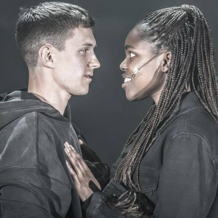 Critican nueva adaptación de Romeo y Julieta con Tom Holland por “inclusión forzada”