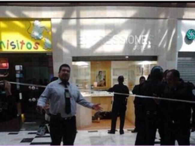 Asaltan joyería en Galerias Coapa