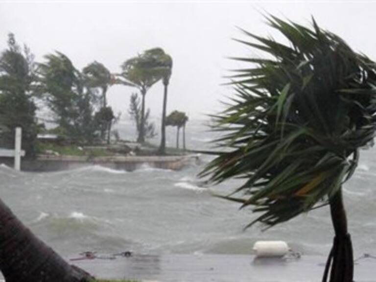 Prevén que tormenta Lorena toque tierra esta noche en BCS