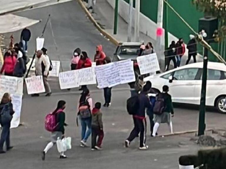 Continúan bloqueos en San Gregorio Atlapulco; no hay acuerdo con gobierno