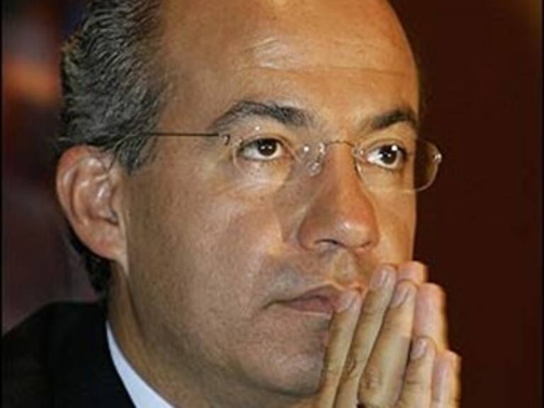 Reconoce Calderón graves rezagos en educación superior