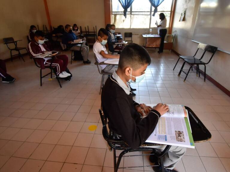 Garantizan clases presenciales derecho a la educación: Delfina Gómez